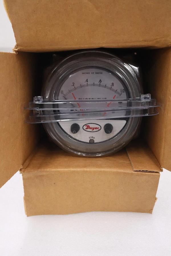 DWYER A3001 Photohelic Pressure Gauge Series 3000 New In Box Stock G110