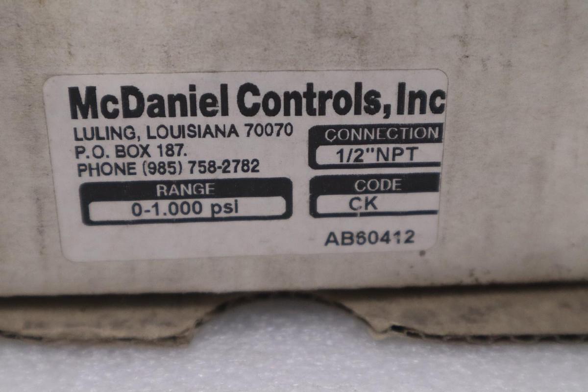 Wika 0-1.000 PSI Code CK 316SS Tube and Socket 1/2" NPT - STOCK GF741A