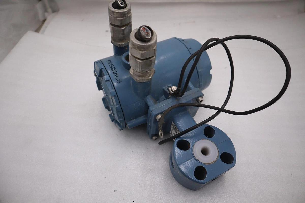 Used ROSEMOUNT 8732EMT1A1M4 MAGNETIC FLOWMETER TRANSMITTER WITH FLOWTUBE STOCK H1922