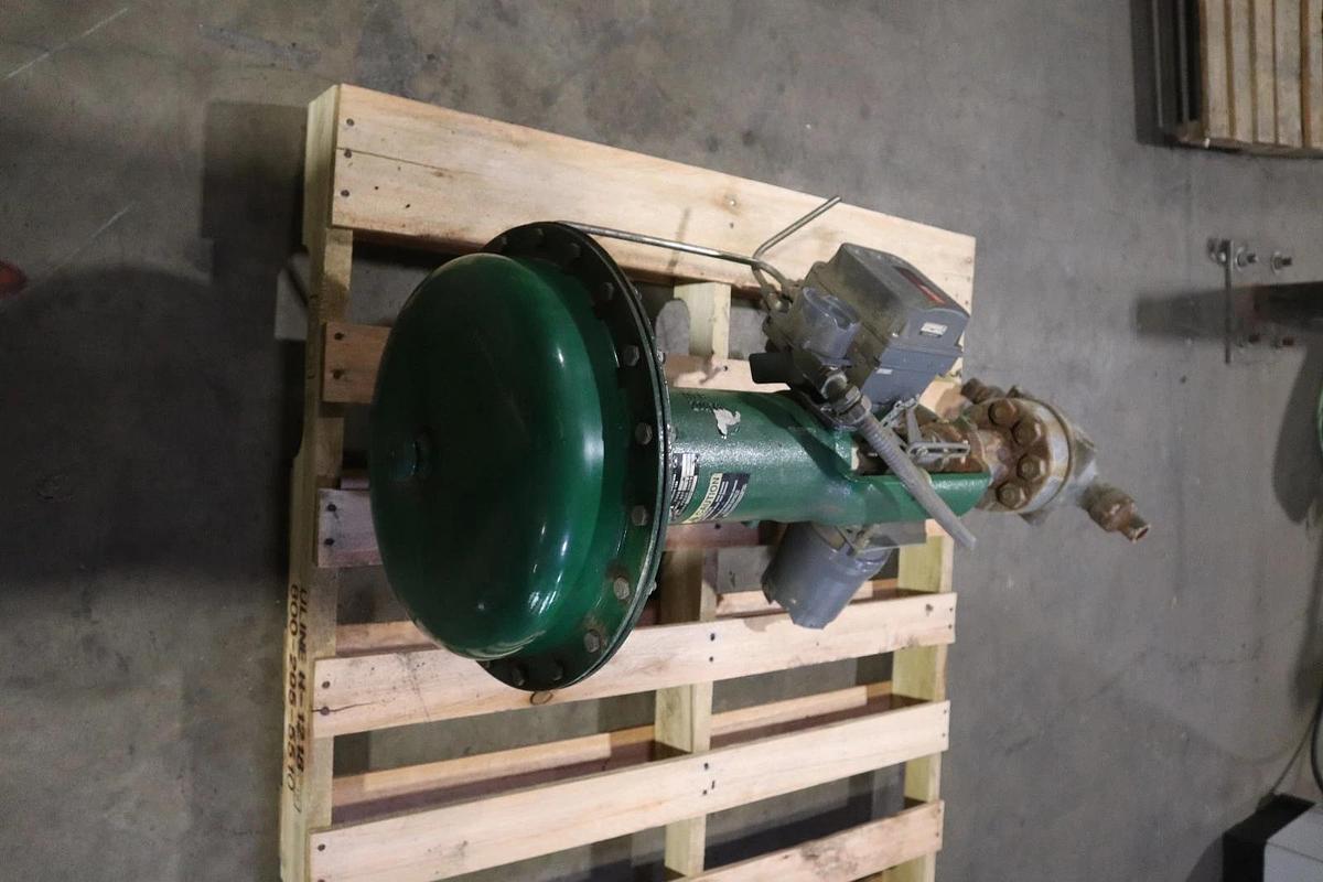 Used Fisher Control Valve With 667 Pneumatic Actuator