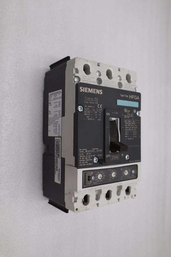 Used Siemens 3VL3125-2GE33-0AA0 250A Circuit Breaker 600V HFX3P250F HFGA 250 Amp 3P-N