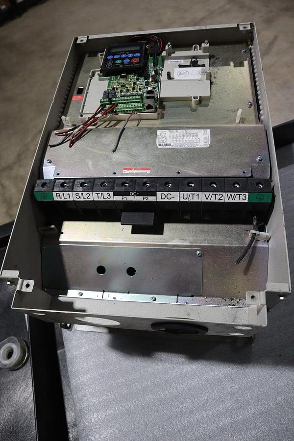 Used ALLEN BRADLEY 22C-D142A103 POWERFLEX 400 100HP STOCK S-570
