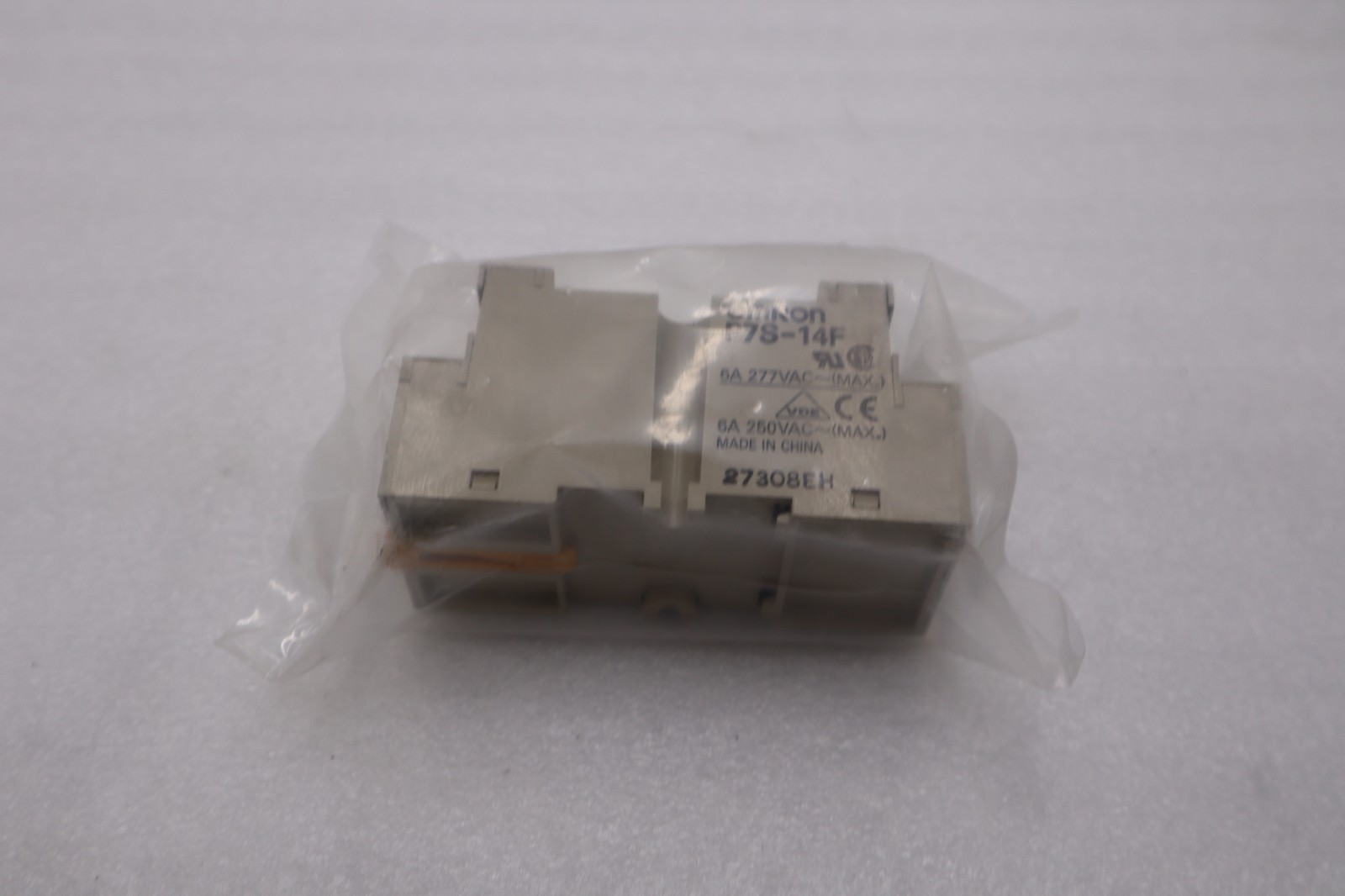 Used NEW  Omron P7S-14F-END  14-Pole Relay Socket 10A STOCK H1579A