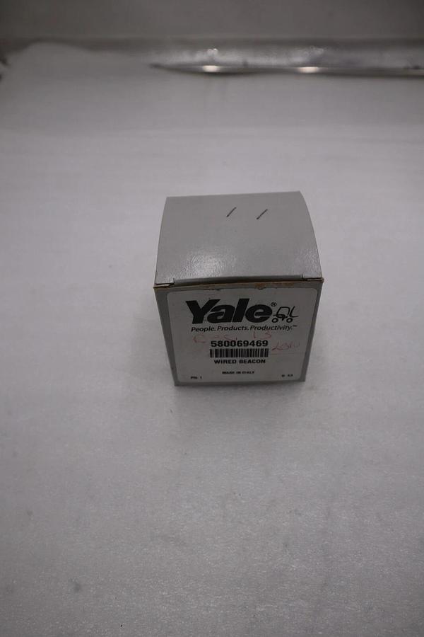 Used NEW Yale 580069469 Strobe Light STOCK G901A