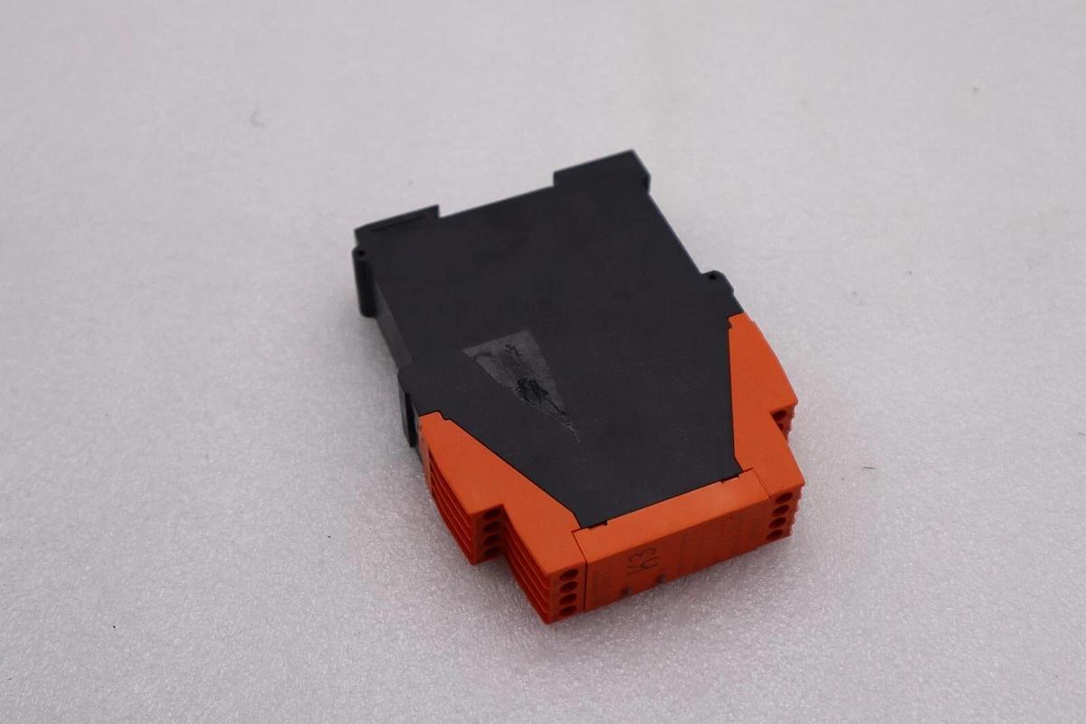 Used DOLD & SOHNE LG5929 SAFEMASTER SAFETY RELAY STOCK #K-1034A