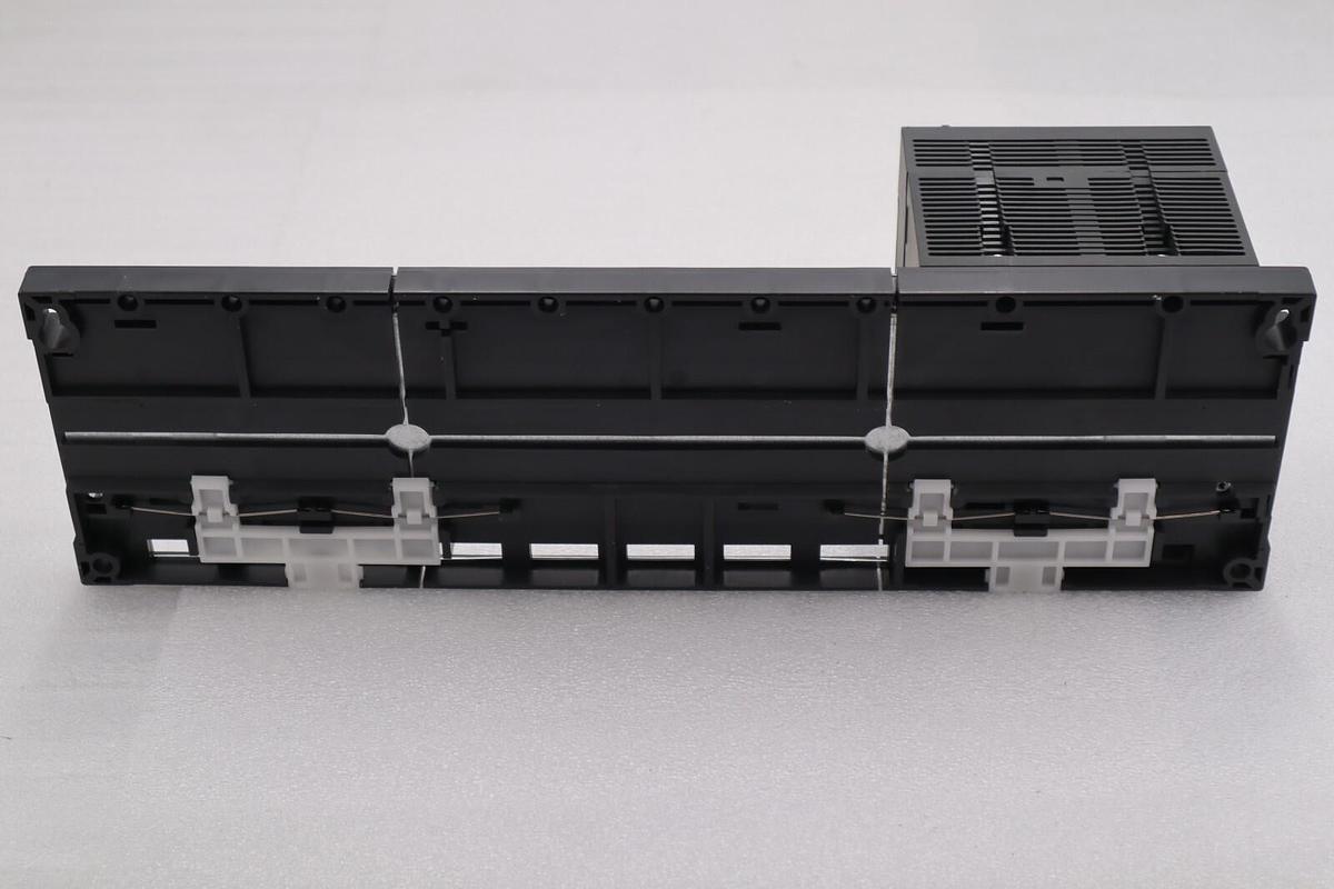 Used NEW MITSUBISHI A173UHCPU MOTION CONTROLLER W/ A178B-S1 8-SLOT BASE UNIT #L-701