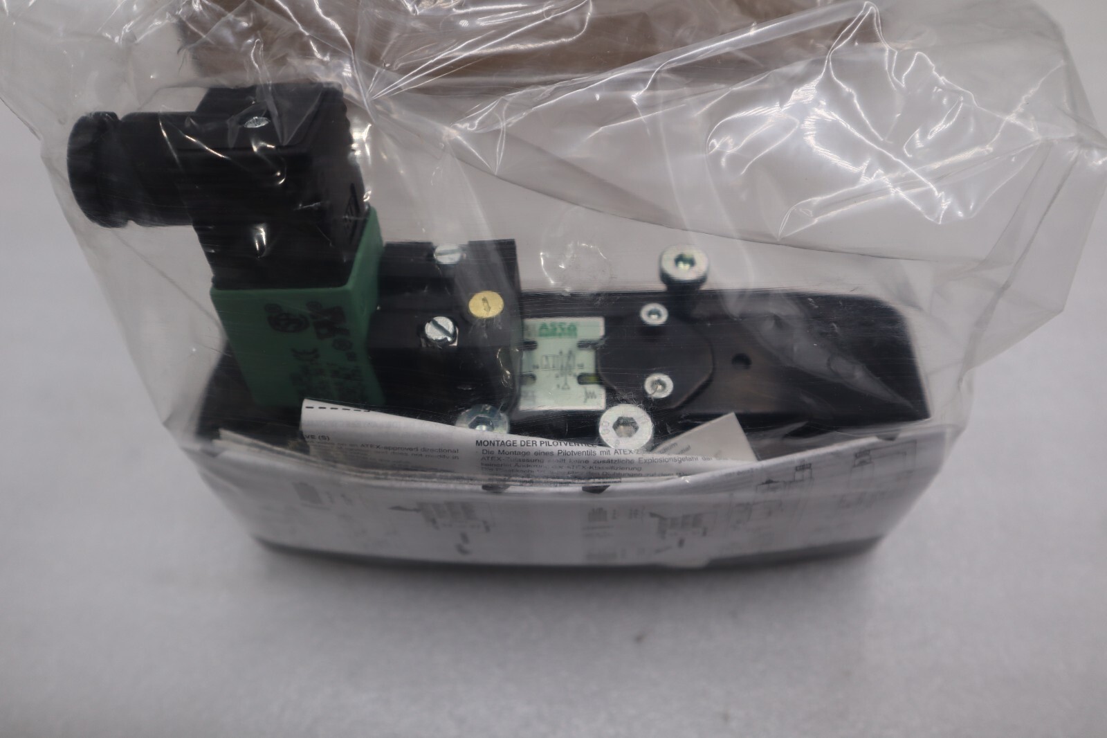 NEW ASCO SOLENOID SPRING VALVE 54301047-120/60 5/2 5 WAY 2 POSITION STK G10