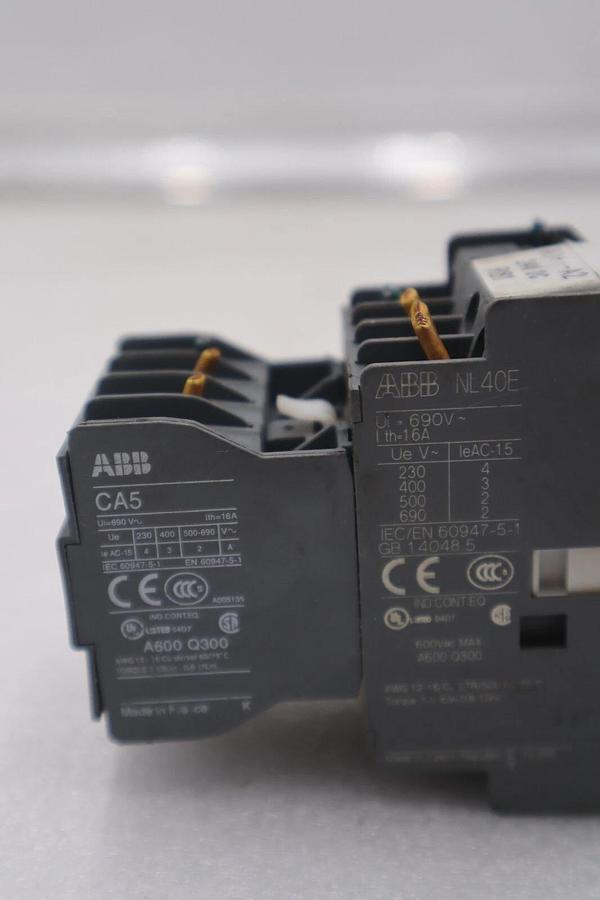 Used ABB CA5 Auxiliary Contact Block A600-Q300 AWG 12-16 CU Used #3592