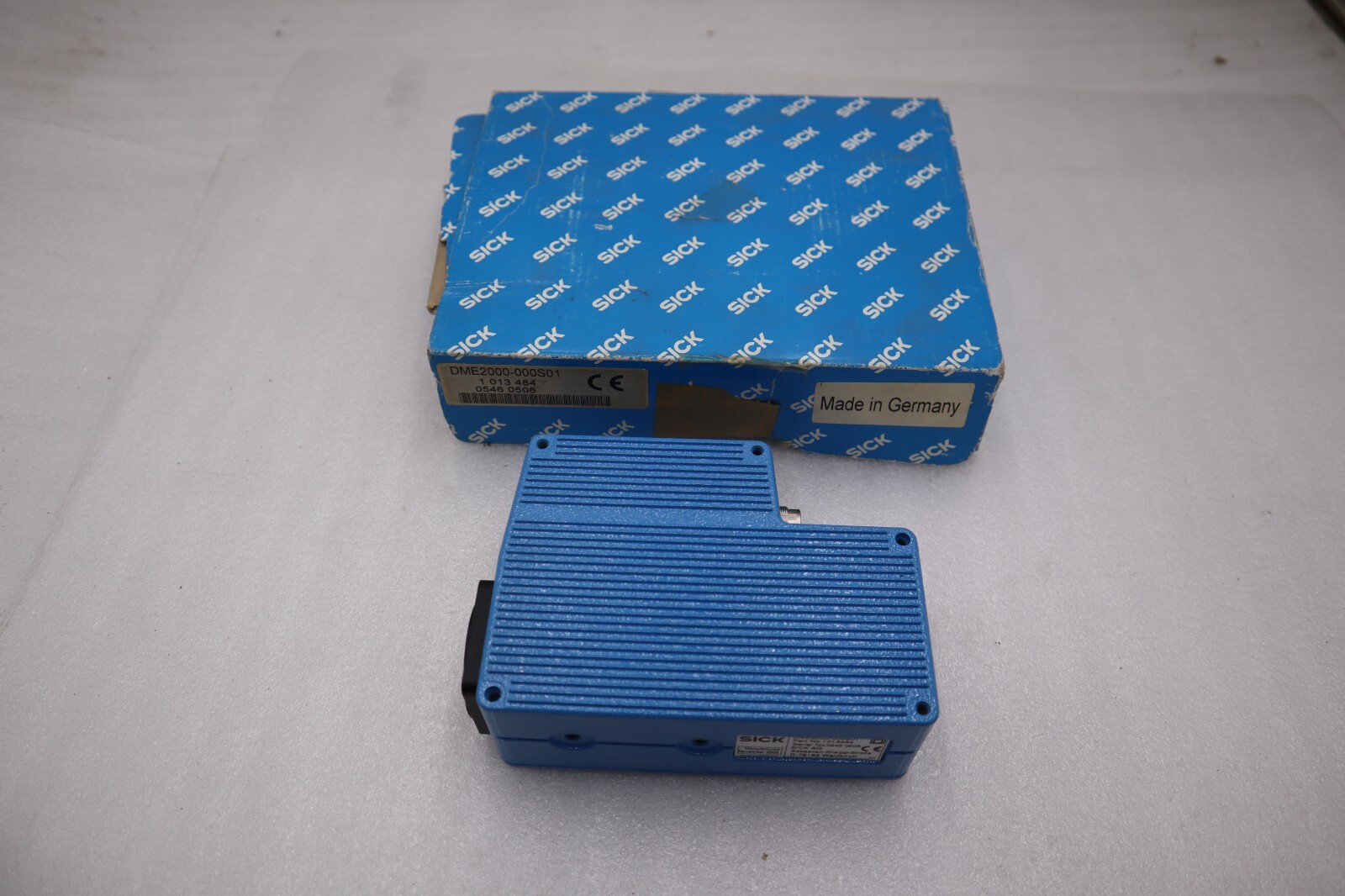 NEW IN BOX SICK DME2000-000S01 1013484 DISTANCE MEASURING DEVICE STOCK H824