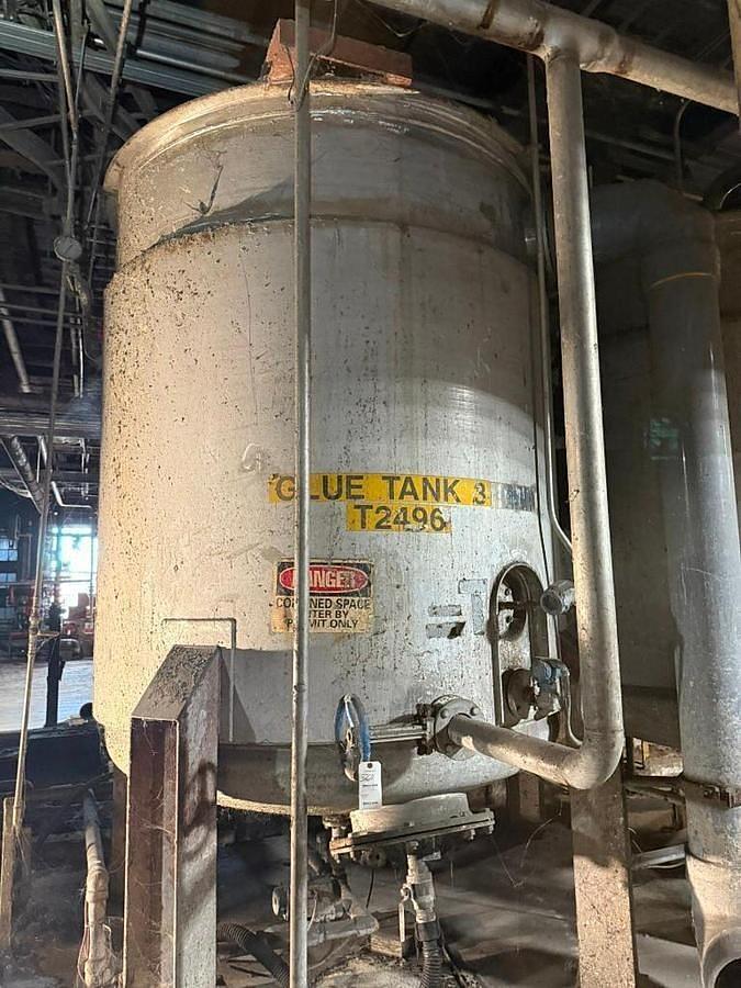 Used 2,500 GALLON 7' DIAMETER X 9' TALL STEEL PRO JACKETED STAINLESS TANK