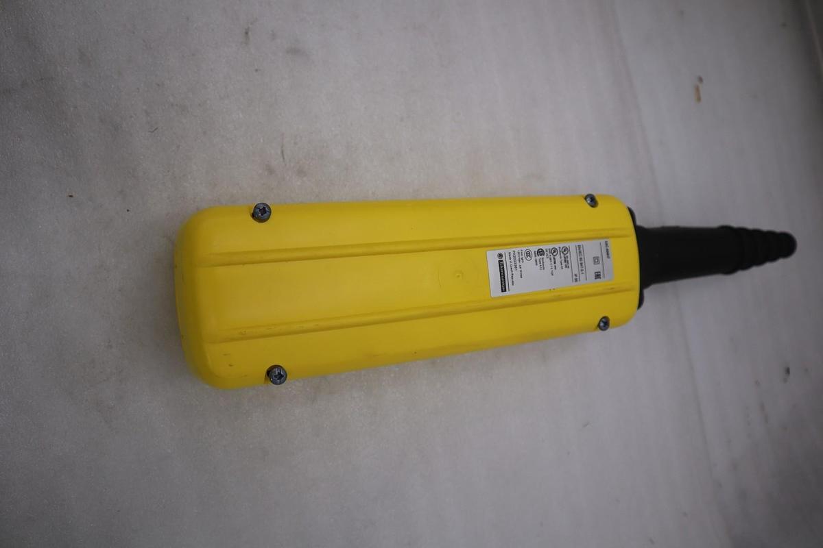 NEW SCHNEIDER XACA481 Pendant Control Stations Crane Switch Stock 6054