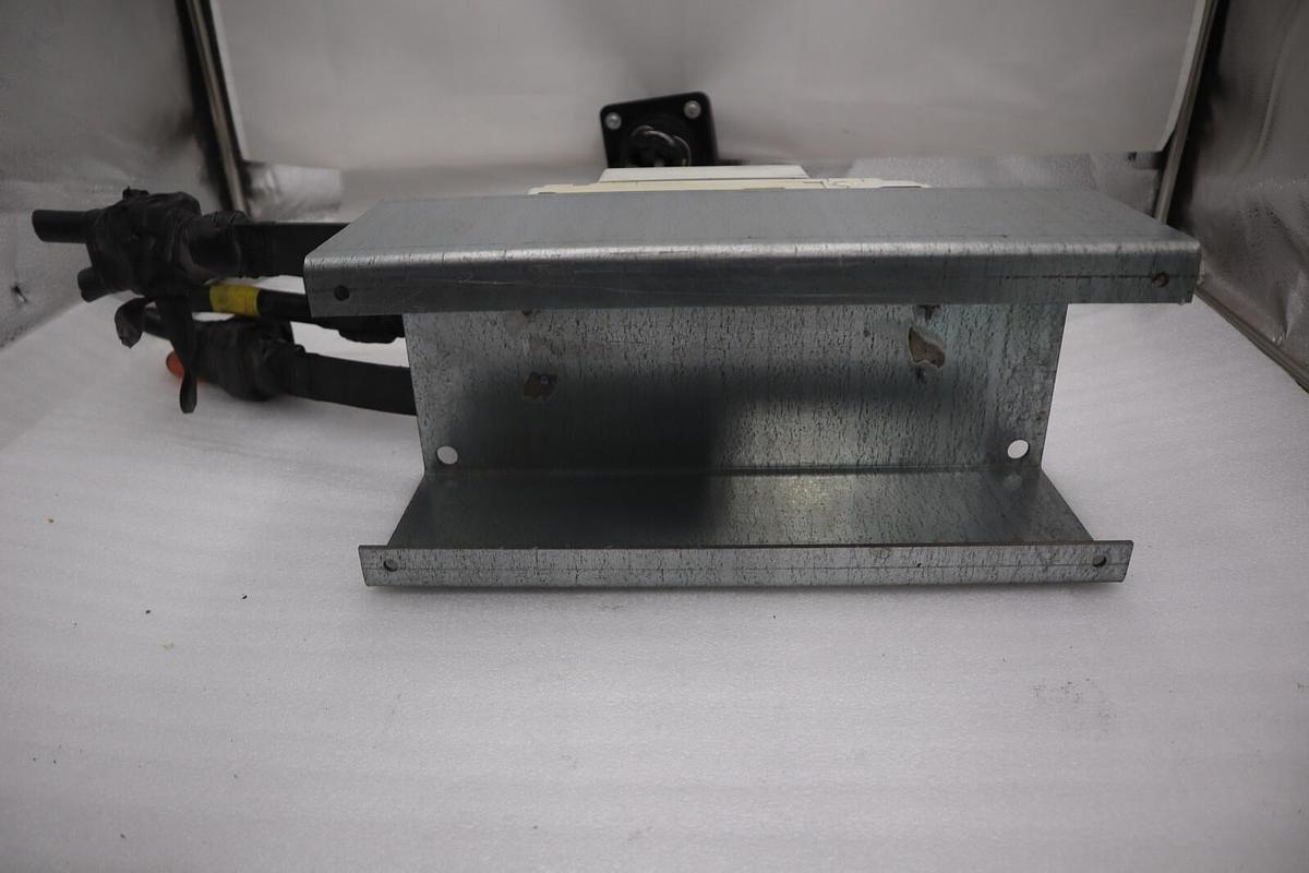 Used ALLEN BRADLEY 140UL6D3D30/ 140U-L6D3-D30 MOLDED CASE CIRCUIT BREAKER STOCK 709-A