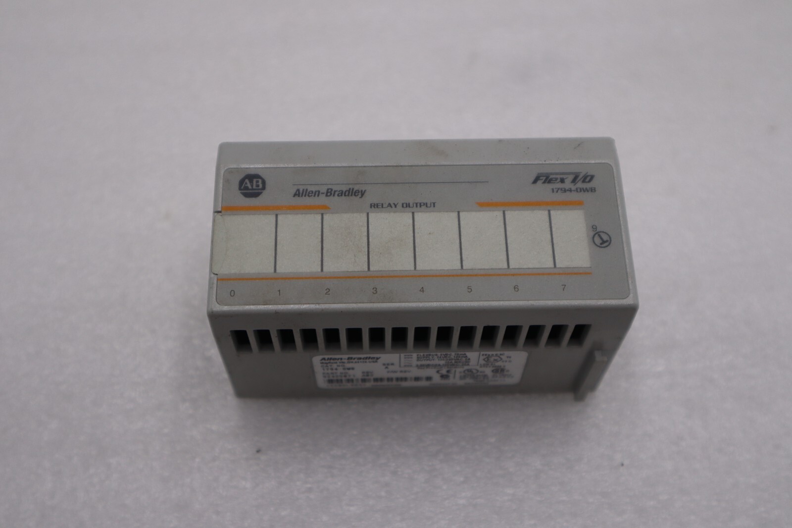 ALLEN BRADLEY 1794-0W8 SER A RELAY OUTPUT STOCK H128A