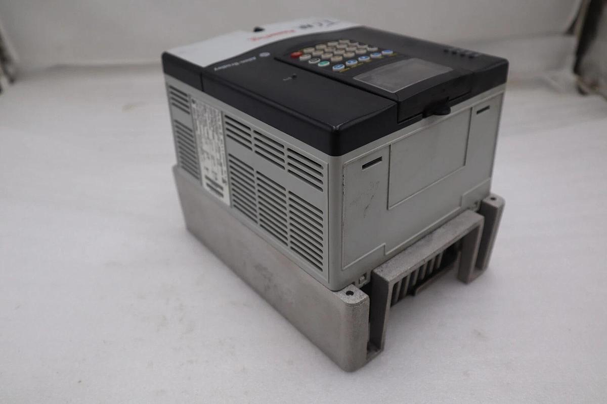 Used Allen Bradley 20AD5P0A0AYNNNC0 PowerFlex 70 Variable AC Drive VFD 3Hp STOCK H173
