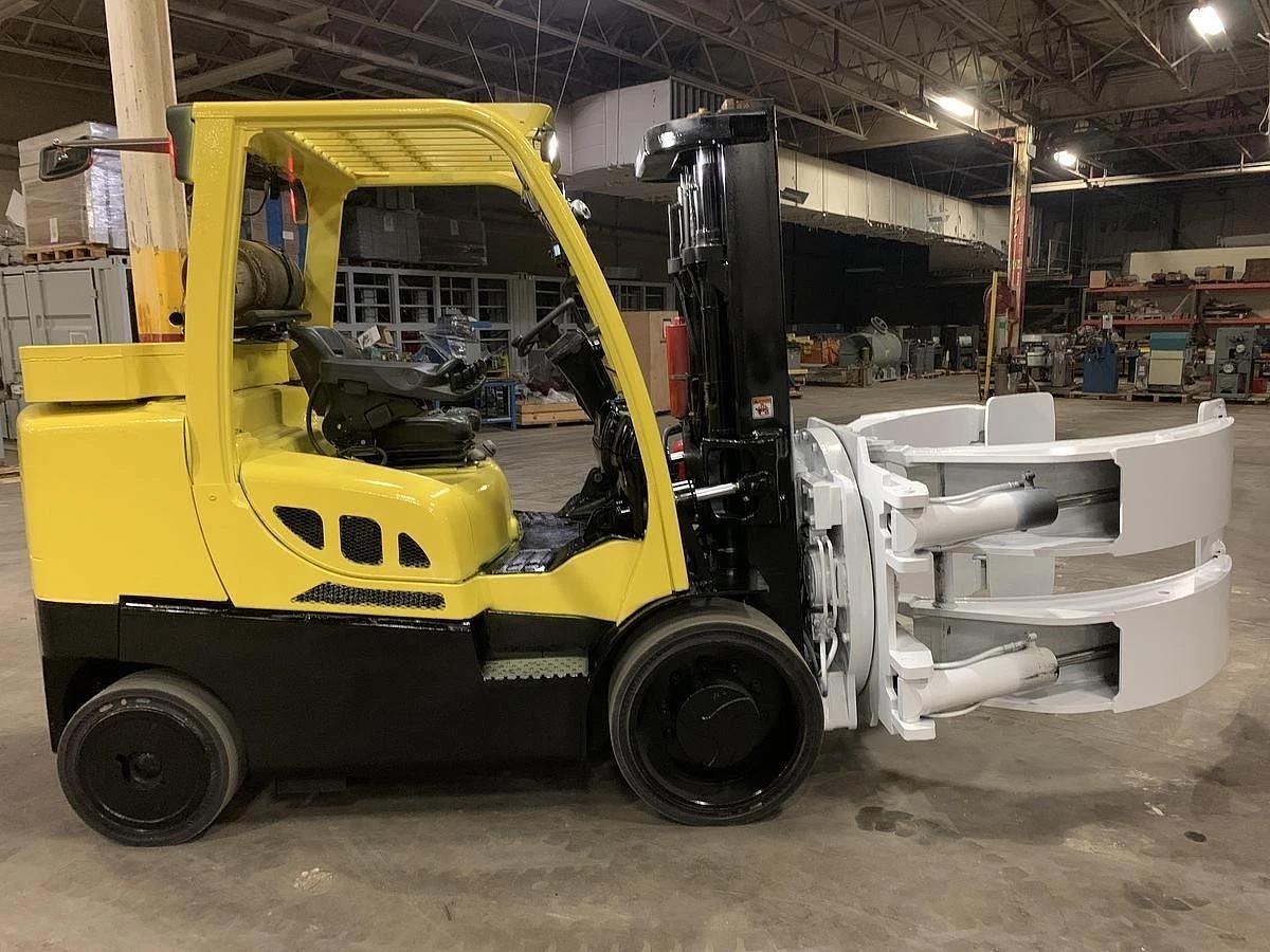 Used 15,500 POUND HYSTER MODEL S155FT FORKLIFT WITH 84" CASCADE PAPER ROLL CLAMP