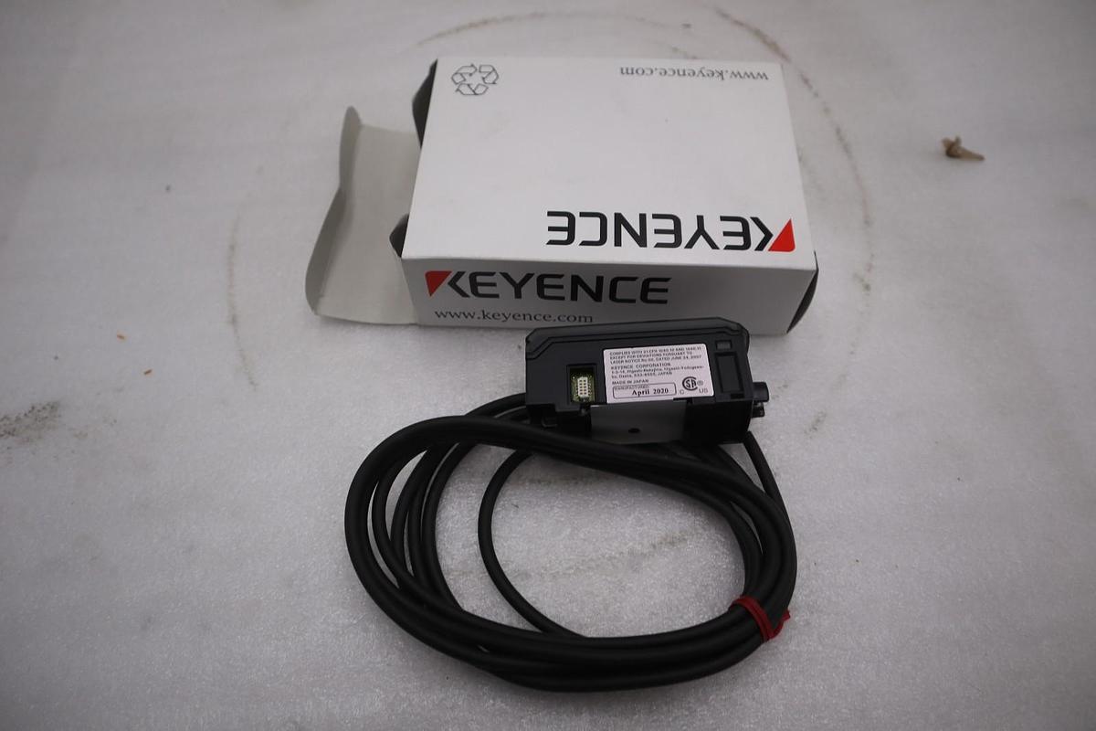 KEYENCE IL-1050 LASER SENSOR 2000 MW 10-55 HZ - STOCK GF412A