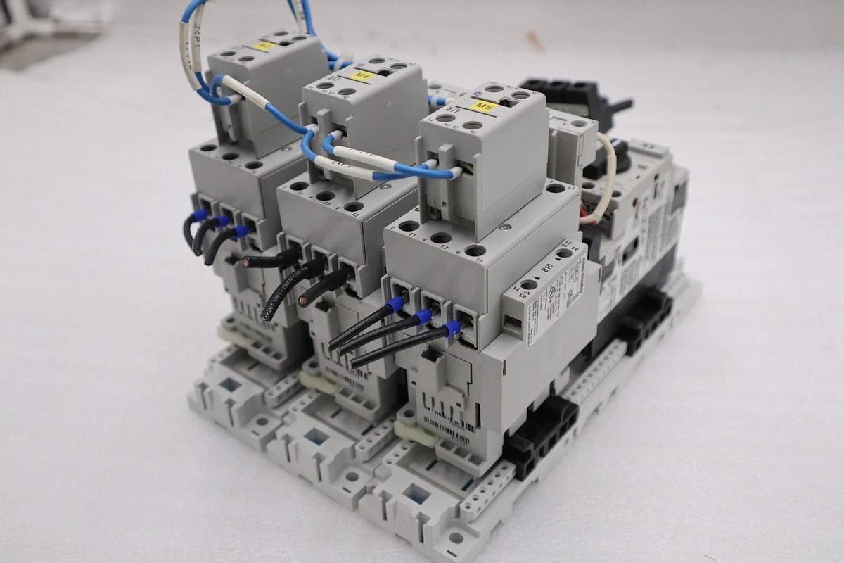 Used ALLEN BRADLEY 140M-D8E-C10 CIRCUIT BREAKER WITH 100-C30*00 CONTACTOR #4822-A