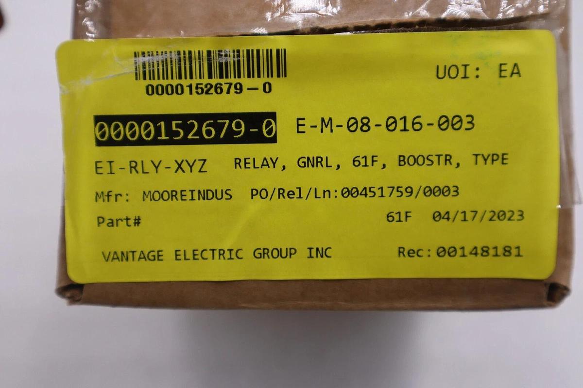 NEW SIEMENS 61F BOOSTER RELAY WITH BOX STOCK G318A