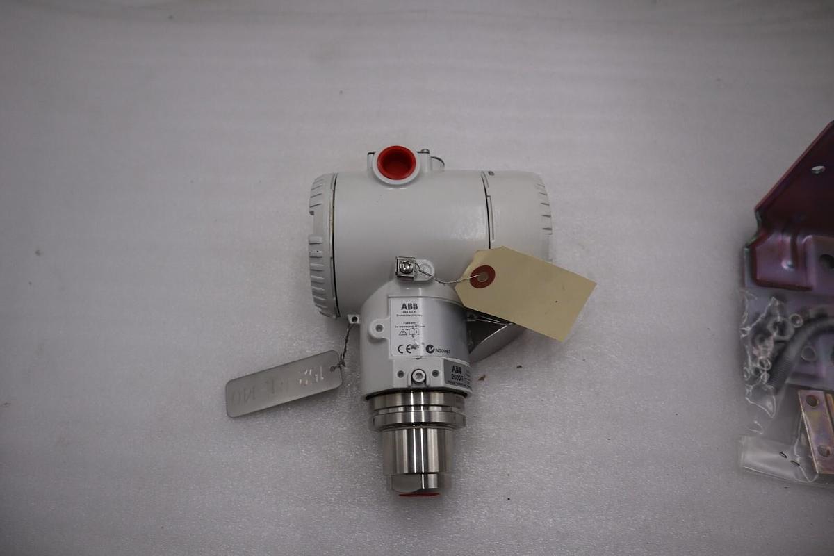 Used ABB 2600T Hart Transmitter 266 / 266HSHESBA8 - NEW open box STOCK 5590