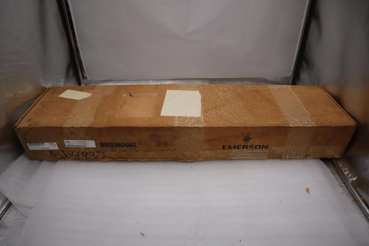 NEW Emerson Rosemount 68P21C30D105T28 W/ 00079-0325-2005 Transmitter STOCK G86