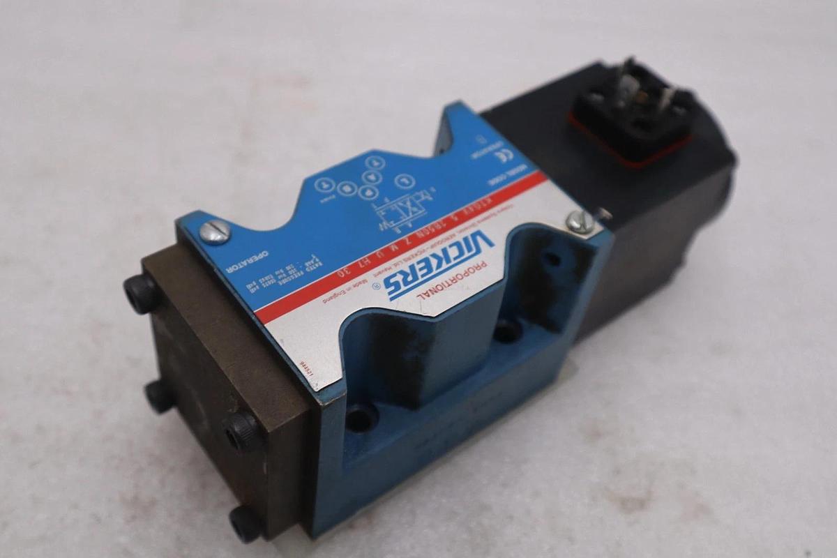 NEW Eaton Vickers KTG4V-5-2B50N-Z-M-U-H7-30 / KTG4V 5 2B50N Z M U H7 30 Valve