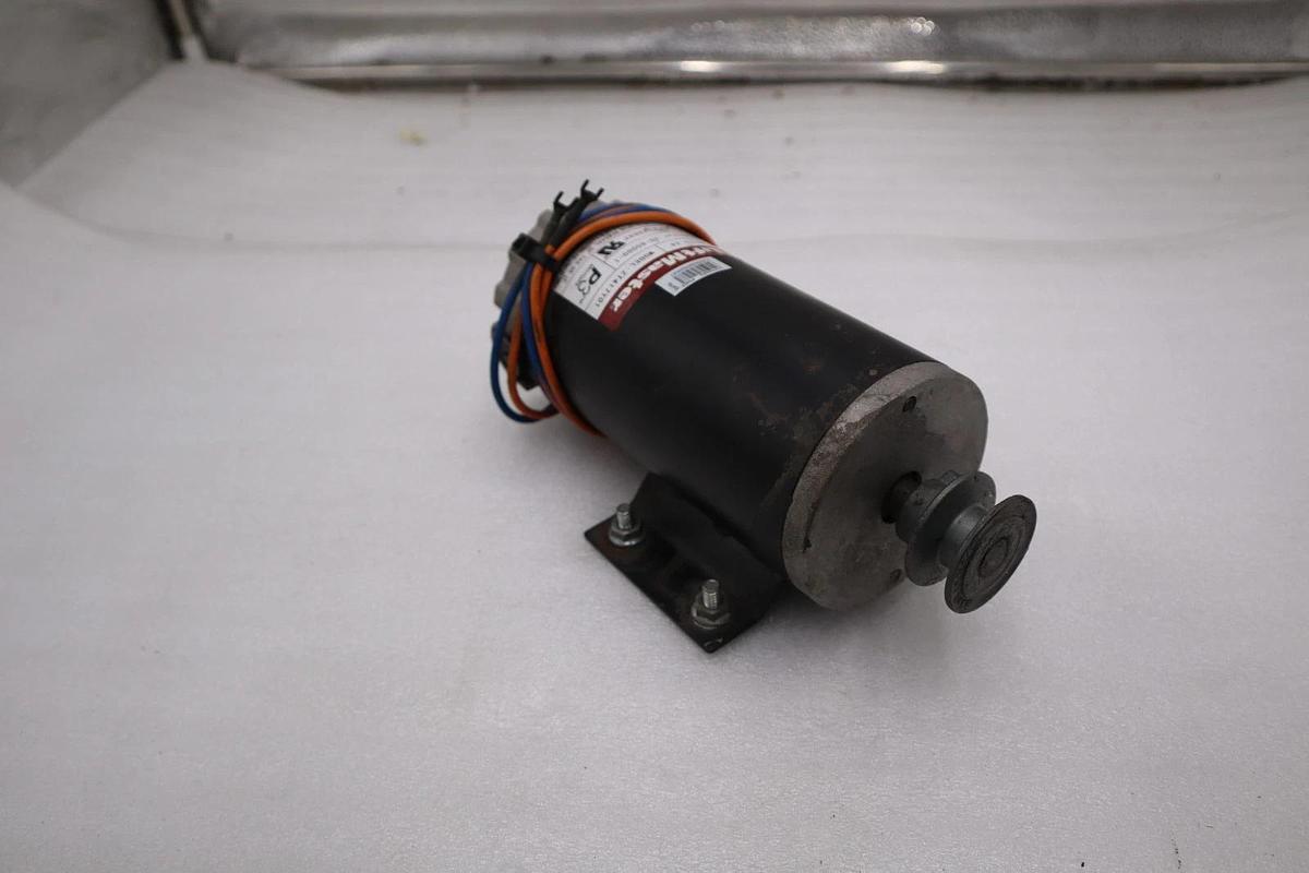 Used NEW OPEN BOX LIFTMASTER - ZT417Y01- BARRIER ARM OPERATOR MOTOR STK CC249