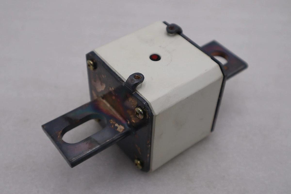 Used Ferraz Shawmut M300690 Protistor Fuse 1000V 1000A - NEW - STOCK GF588A