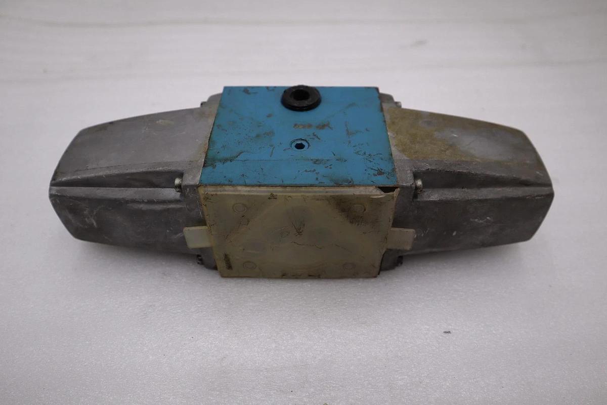 Used VICKERS, 317845 DG4S4 0133C 50, PILOT VALVE , DIRECTIONAL VALVE STOCK H1281A
