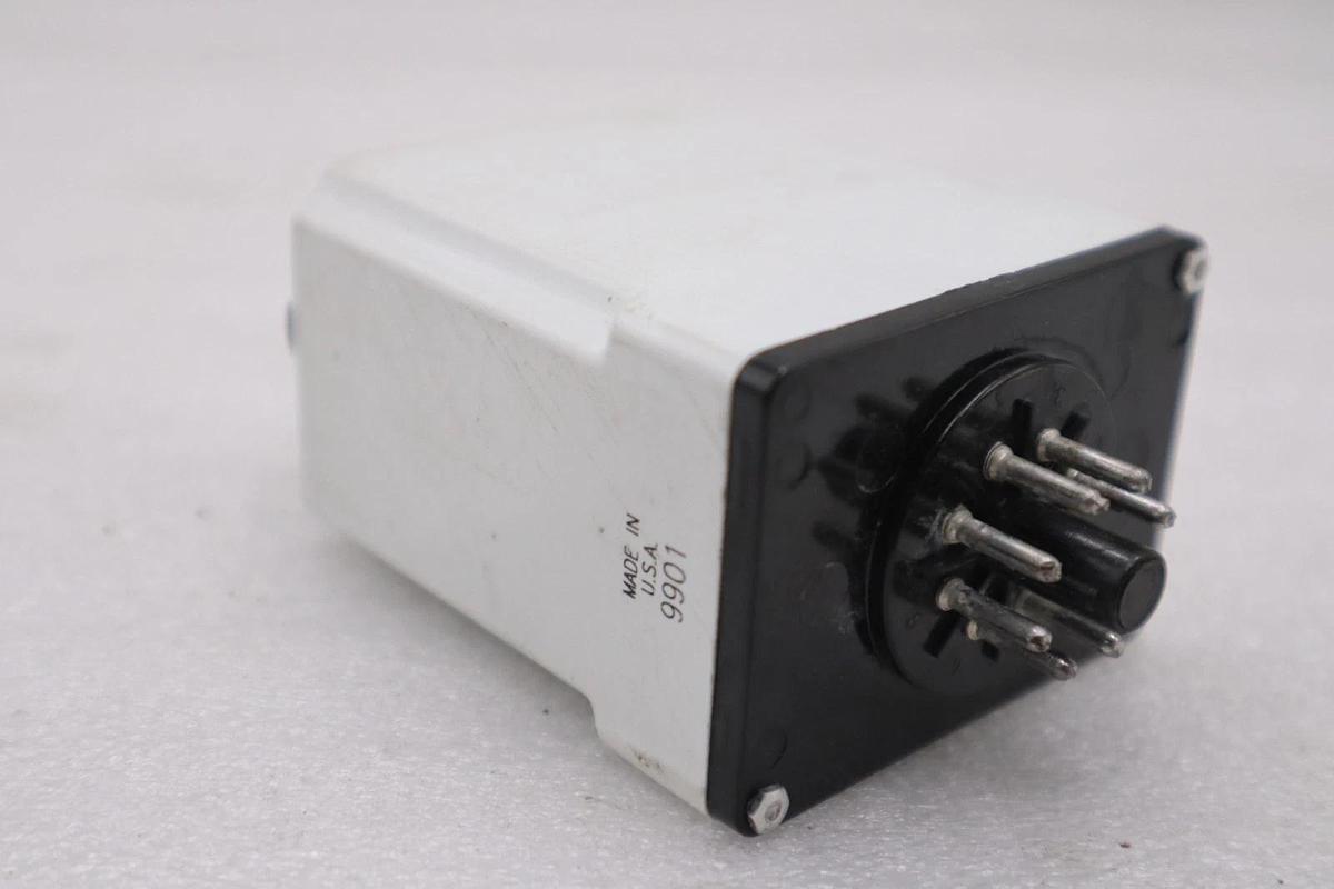 NEW OPEN BOX AB Allen Bradley 700-HV32DA1  Timing Relay STK K2110CC