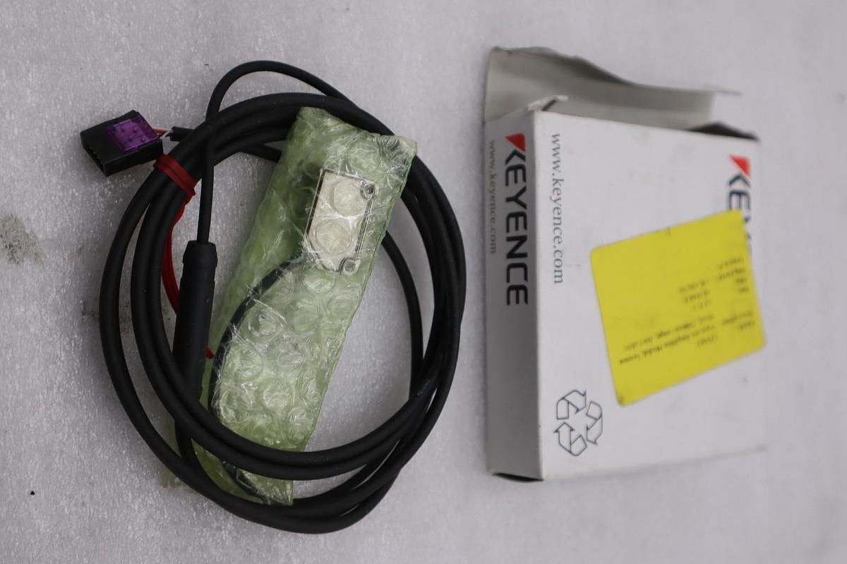 Used NEW OPEN BOX Keyence LR-XH250 Laser Sensor LRXH250 STK K2098CC