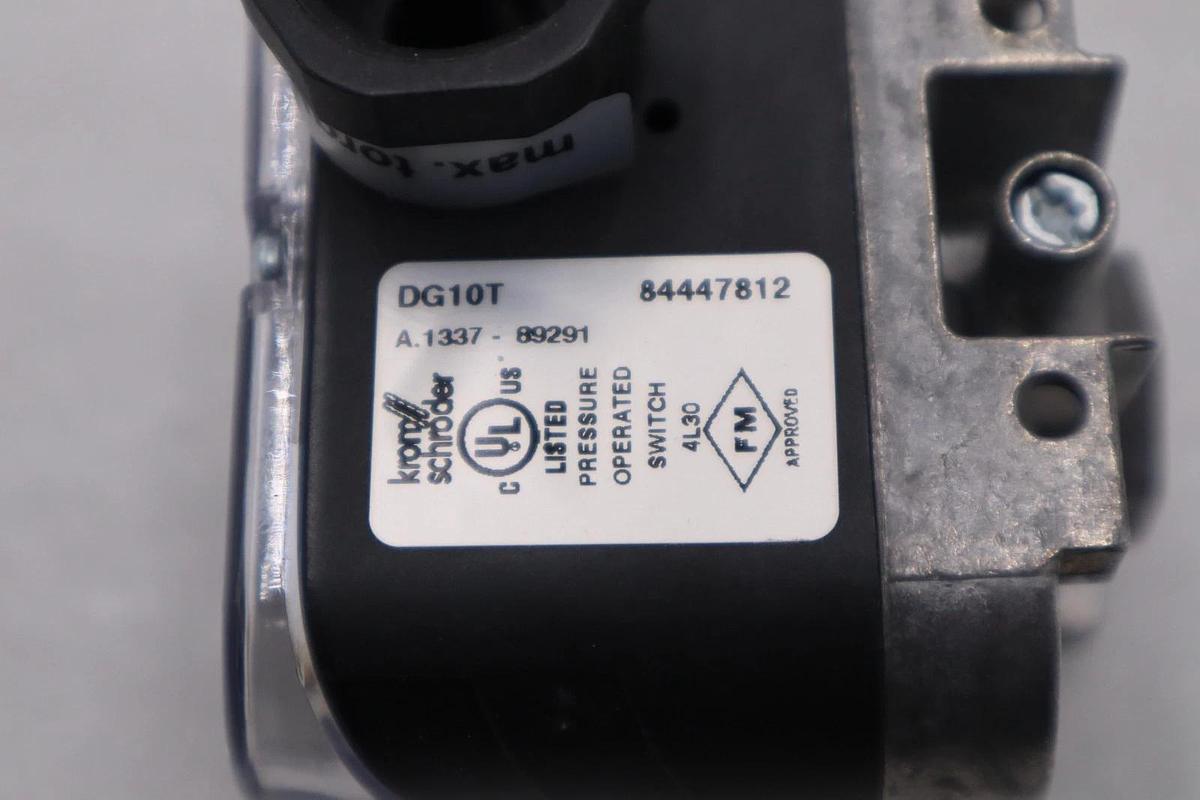 Used Krom Schroder DG10T Pressure Switch 0.4-4.0 IN WC 1.0-10 BAR STOCK H1147A