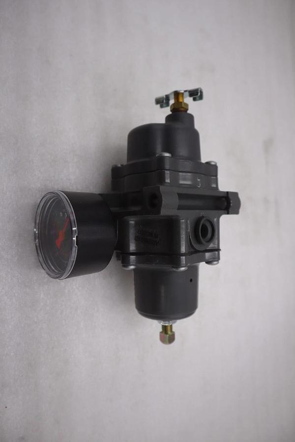 Used Fisher 67CFR Instrument Air Pressure Regulator 0-125 PSI - STOCK GF295A