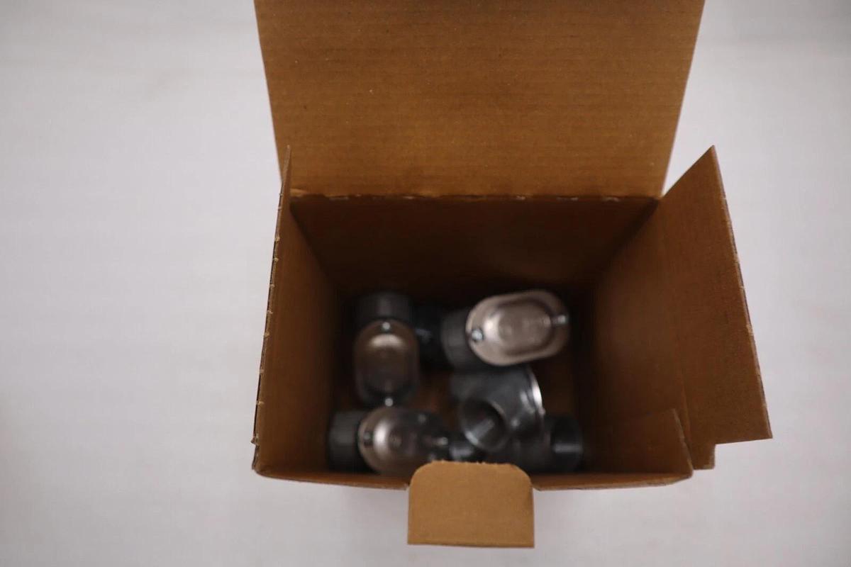 Used New Emerson HL-750 Conduit Fittings 3/4" 90 degree Pack of 10 STOCK H288