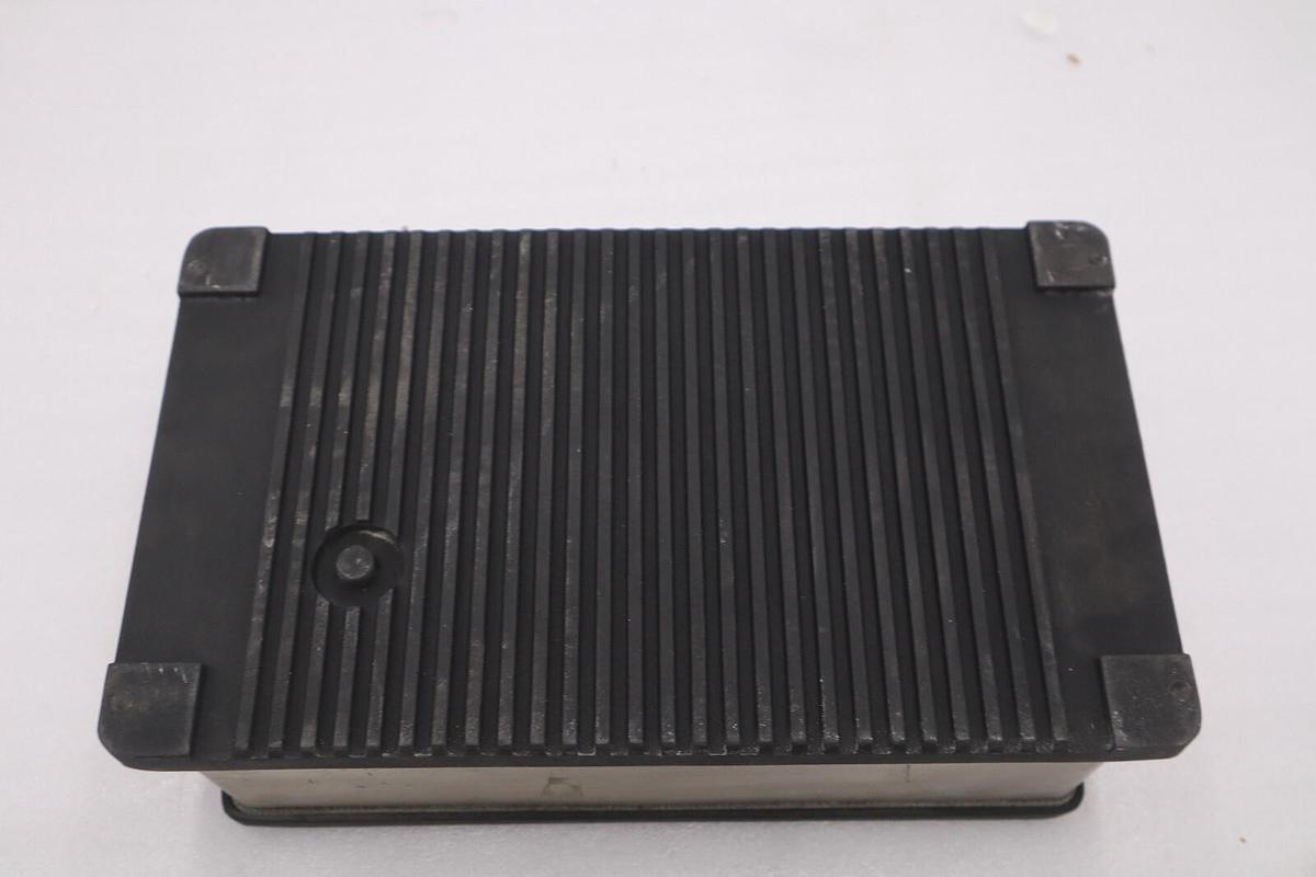 Used FIFE CDP-01-MMM CONTROL ASSEMBLY WEB GUIDE 120 / 240 VAC STOCK 619D