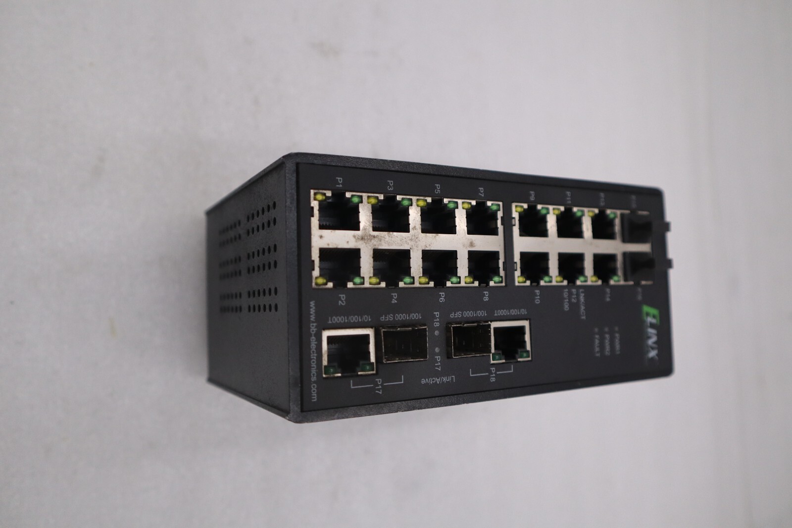 Used B&B Electronics EIR418-2SFP-T ELinx Industrial Gigabit Switch NEW NO BOX #H92A