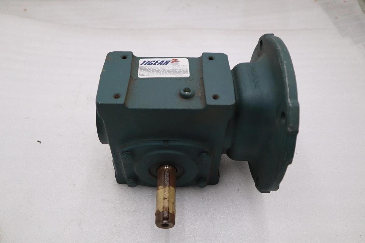 NEW BALDOR 15Q20L56 GEAR REDUCER 20:1 STOCK H982