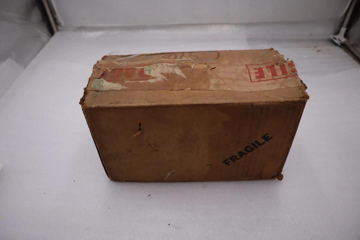 NEW IN BOX Square D FH36100 Circuit Breaker STOCK H158 785901241409