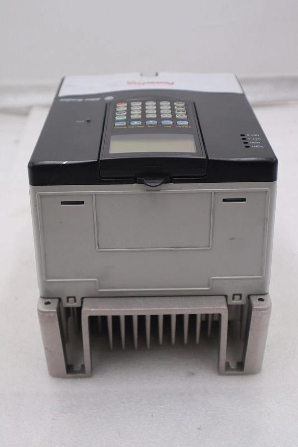 Used 20AD8P0A3AYNANC0 ALLEN BRADLEY POWERFLEX 70 5HP AC DRIVE 480 VOLT STOCK 3305