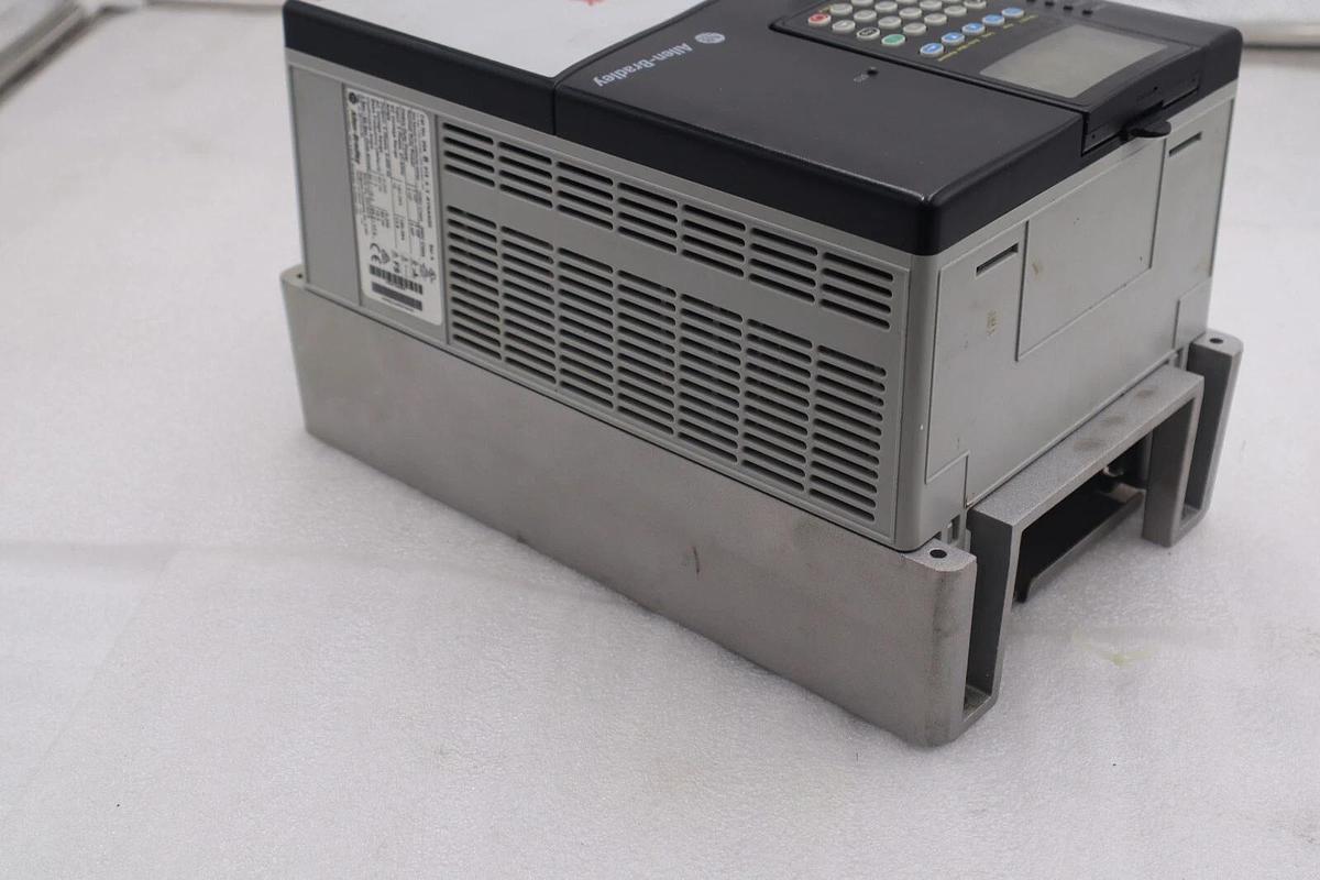 Used Allen-Bradley PowerFlex 70 20AB015A3AYNANG0 MFG. 2017 AC Drive STOCK 2439