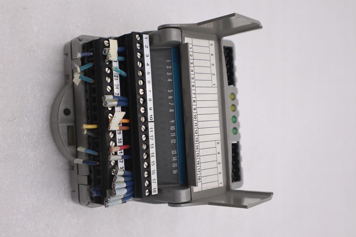Used GIDDINGS & LEWIS M.1300.7372 R1 Input Module 24VDC SINK/SOURCE STOCK 646-D