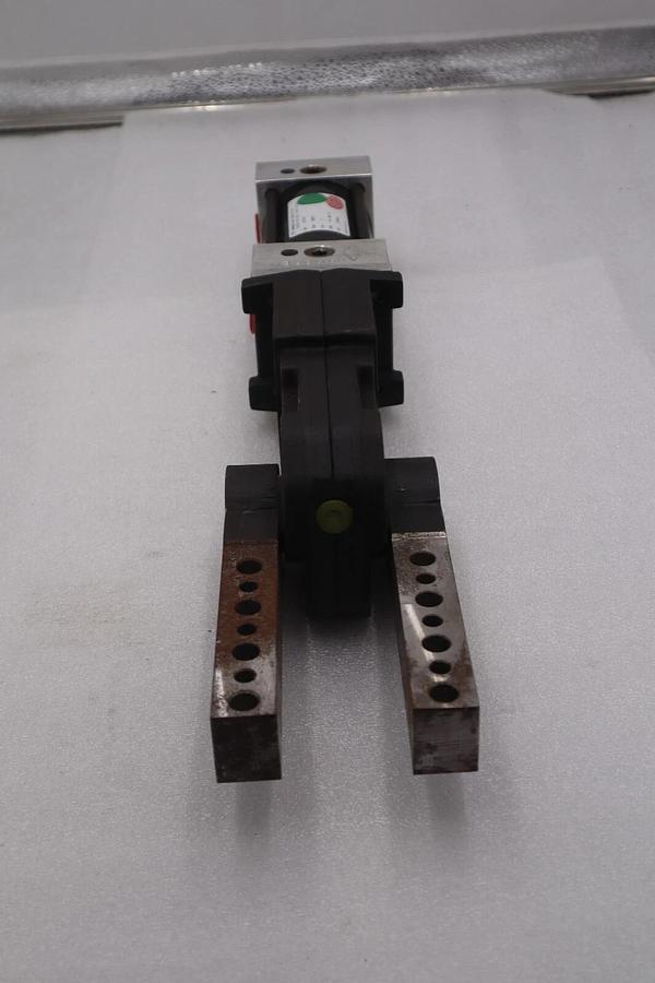 Used De-Sta-Co Auto Pneumatic Clamp 994MKAD-008-180A-97-44 Line 1.1 New Stock #2615