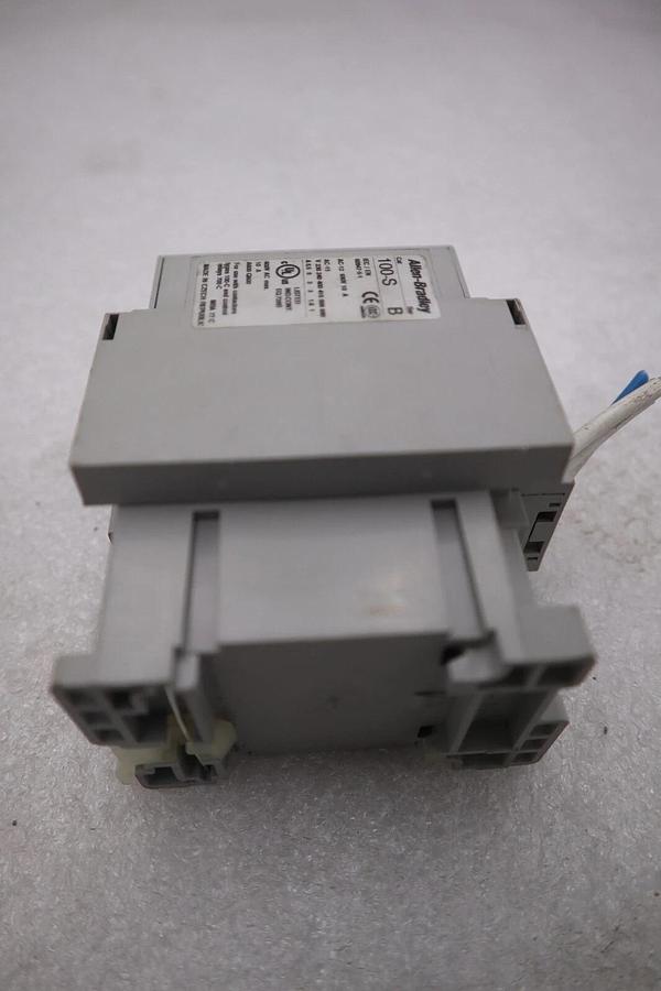 Used ALLEN-BRADLEY 100-C37D00/C CONTACTOR STOCK #K-2641