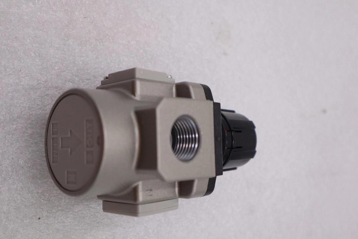 SMC AR40-N04EH-Z 7-125PSI #K-2411