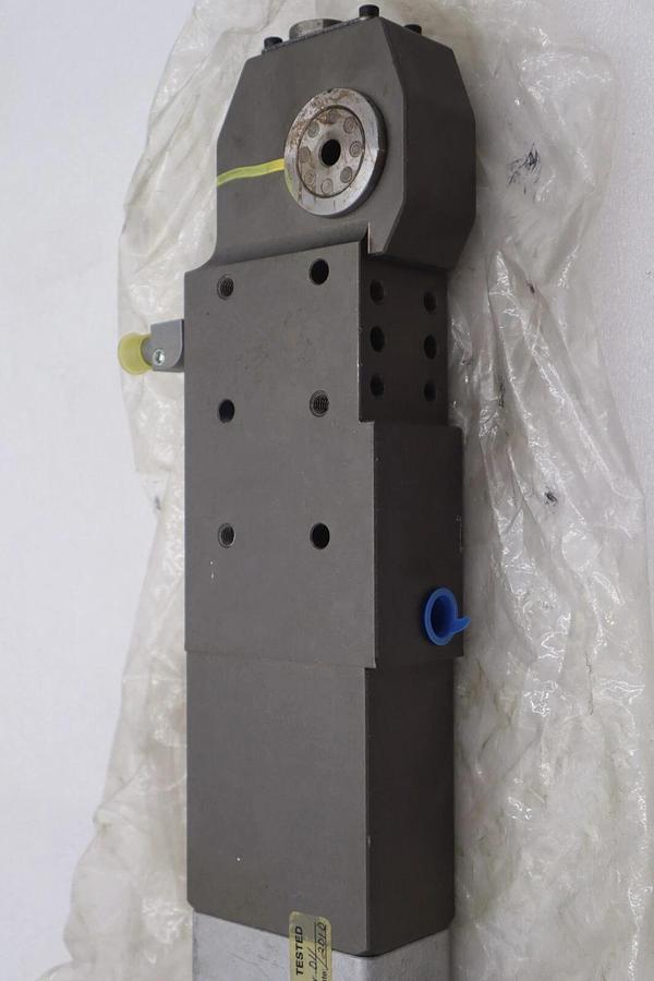 BTM CORP 74500E-733228H-135AR-SC2P DC PNEUMATIC POWER CLAMP #827A