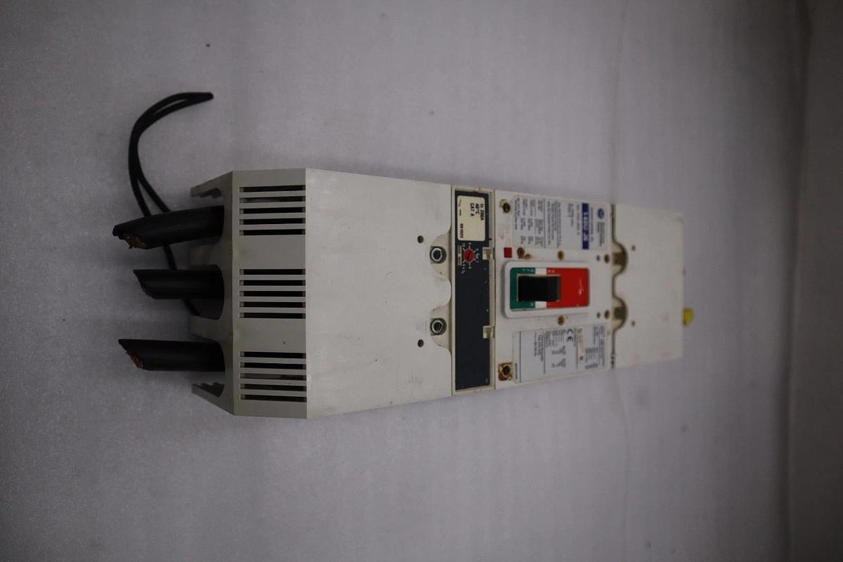 Used Allen Bradley 140U-J6X3 100A 3P 600V AC 250V DC Circuit Breaker STOCK H1865
