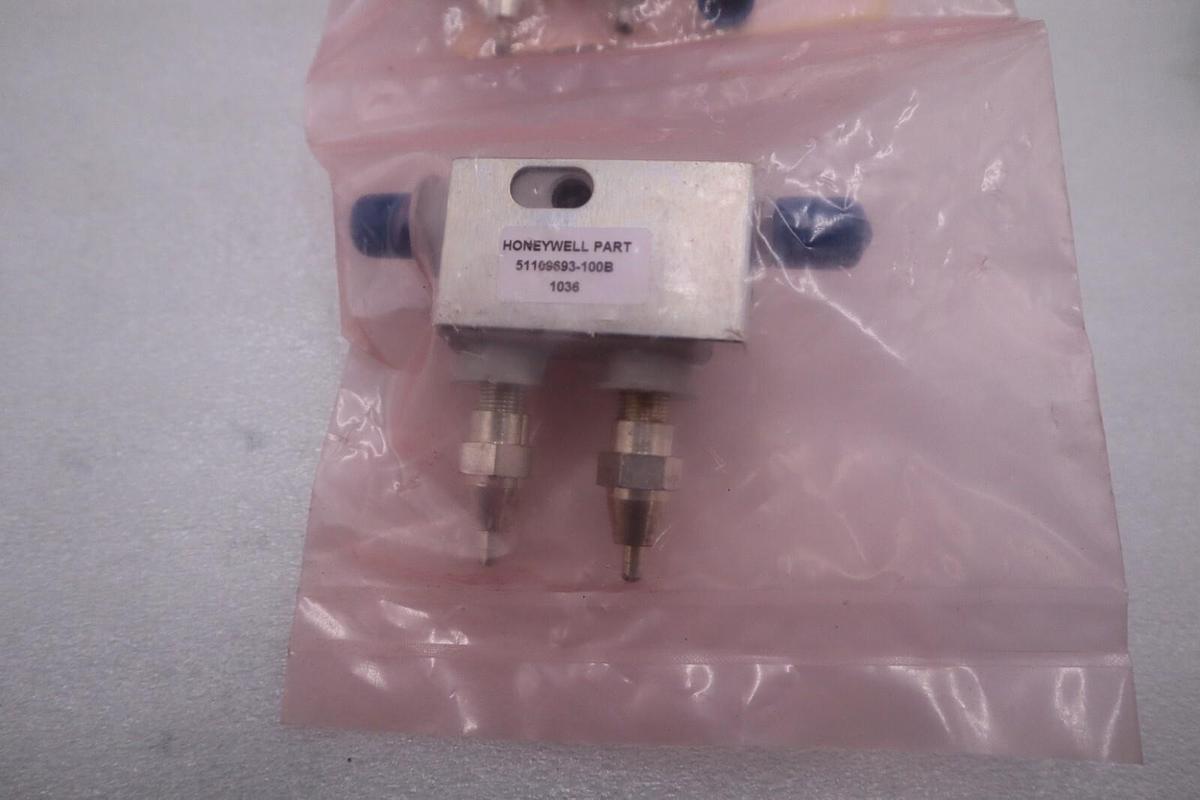 Used NEW OPEN BOX Honeywell 51109693-100B Ground Tap STOCK G839A