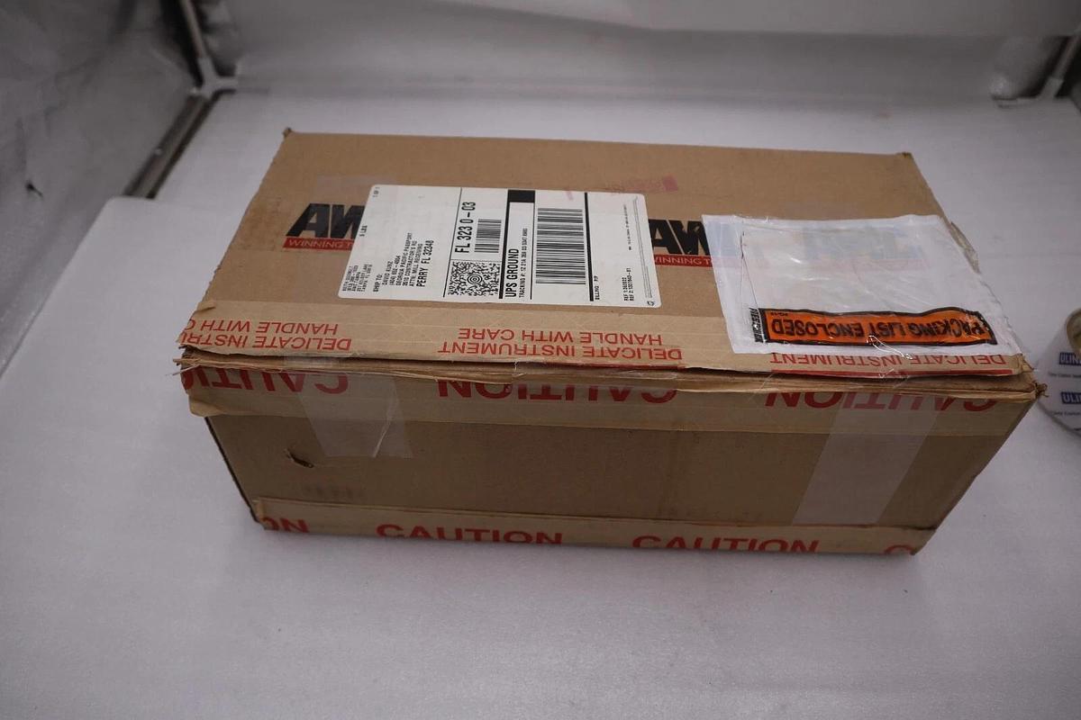 United Electric 800-7BS Temperature Control -17.8 To 204.4 C NEW STOCK G144A