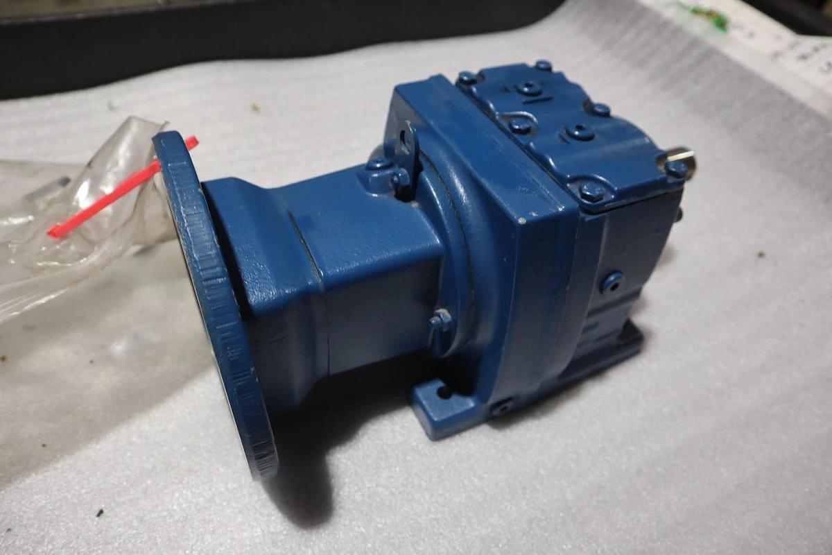 Used SEW-EURODRIVE R37 AM143 Helical Gear Reducer 1750rpm - STOCK SGF78