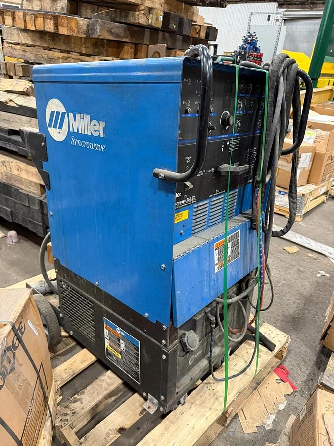 Used Miller Syncrowave 250 DX 907194032 TIG Welder STOCK HP-16