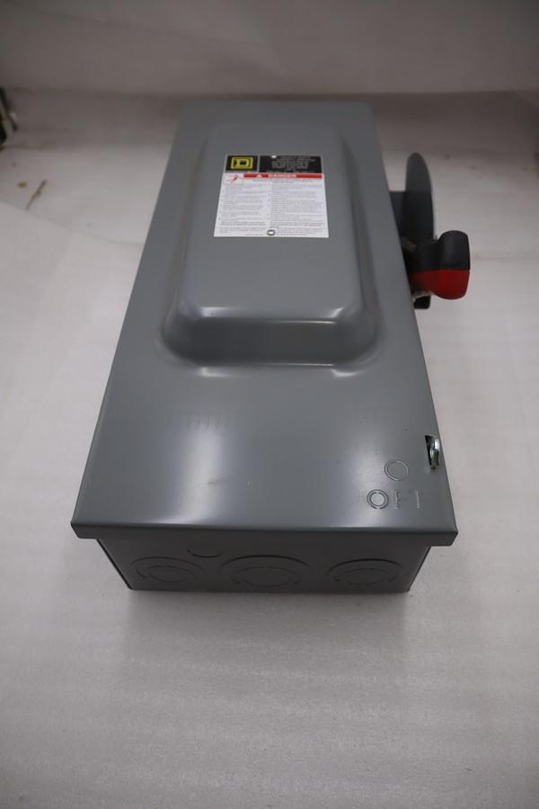 Used SCHNEIDER ELECTRIC CH363 / CH363 - NEW NO BOX - STOCK SGF133